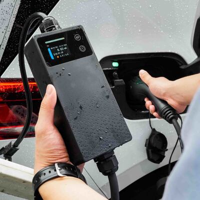 Beli Smart Portable EV Charger dengan Layar LCD, Delay Charging, dan Perlindungan IP67 pembuatan online