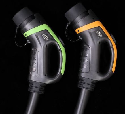 Beli Standar Cina 80A 750V GBT EV Charger DC Fast Charging Plug pembuatan online