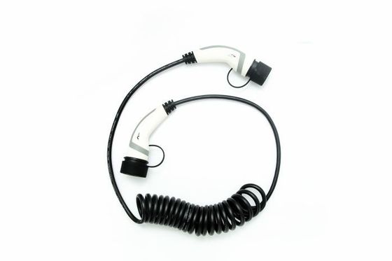 Harga yang pantas IEC 62196-2 Standar 32A Tipe 2 hingga Tipe 2 Kabel Spiral Untuk Pengisian Kendaraan Listrik on line