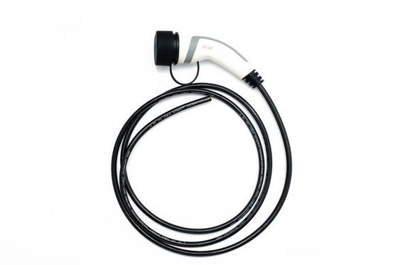 Harga yang pantas Warna Disesuaikan 5 Meter Tipe 2 Kabel Pengisian EV 32A Tingkat Perlindungan IP67 on line